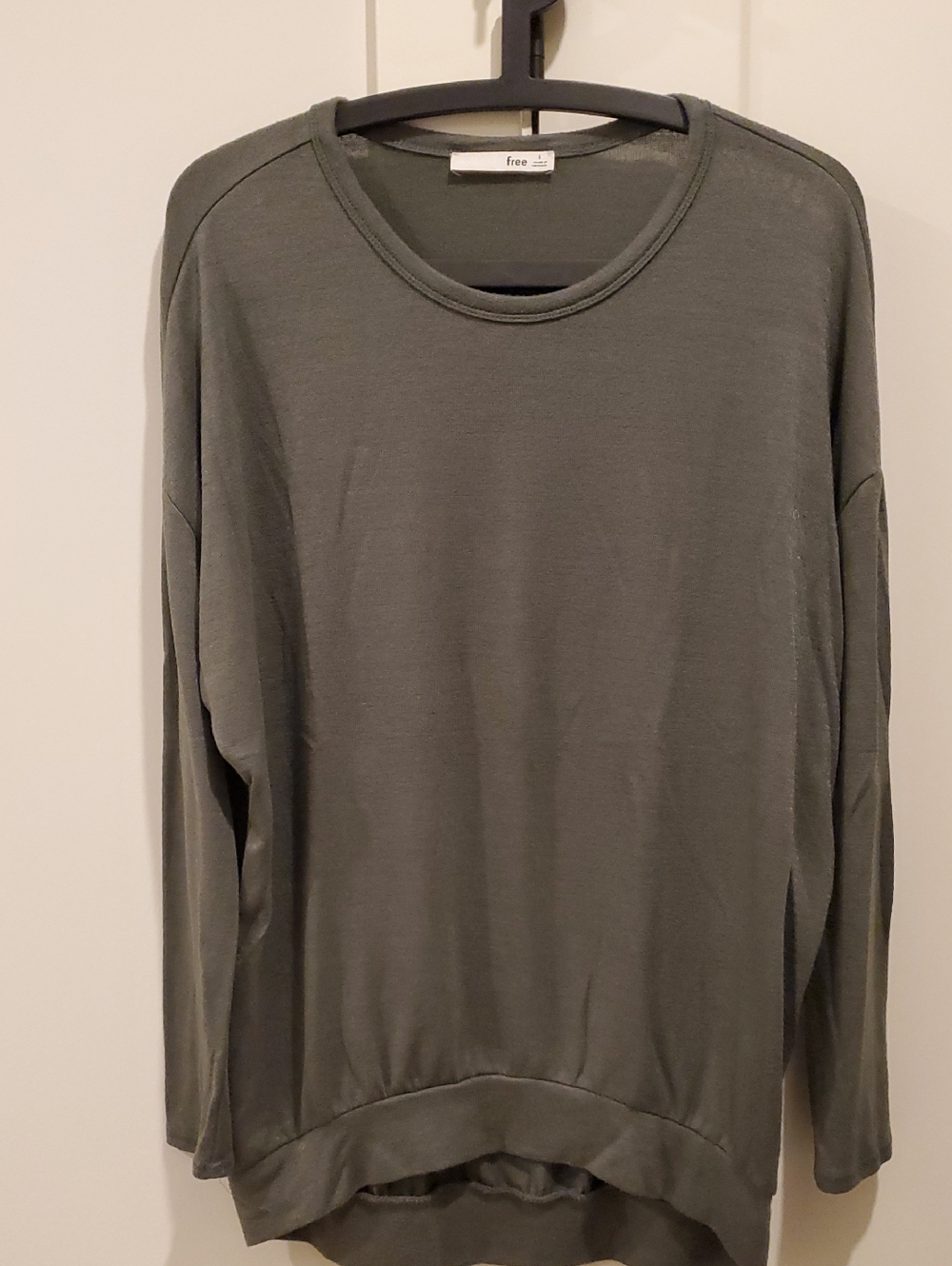 Wilfred Free- Lightweight Olive Green Pullover Like New, Comfy Fit